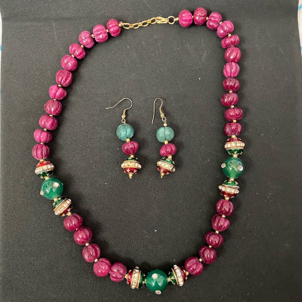 Pink and green pearls necklace with earrings
